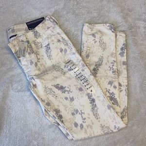 NWT Printed American Eagle Jeggings